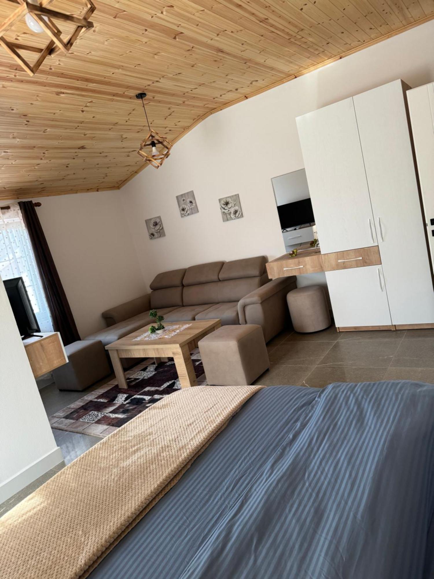 Apartment Qyteza & Shkoder